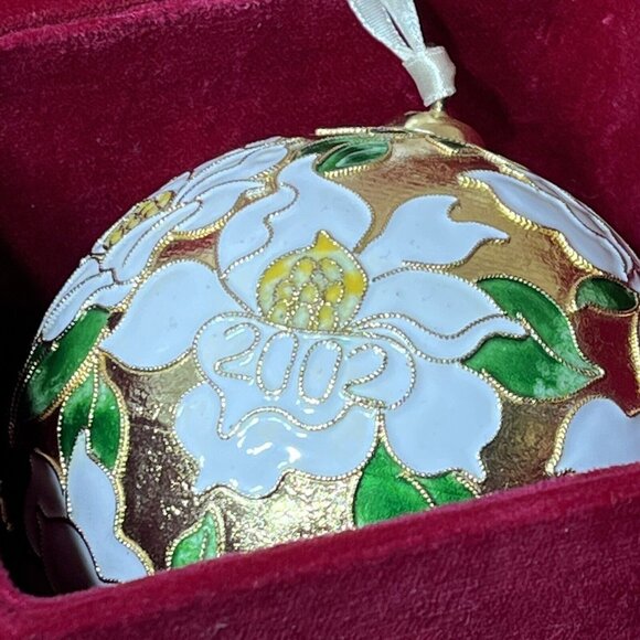 Cloisonné Ornament 2002 Dillards Christmas Tree Decor Red Velvet Box Included - Picture 7 of 12